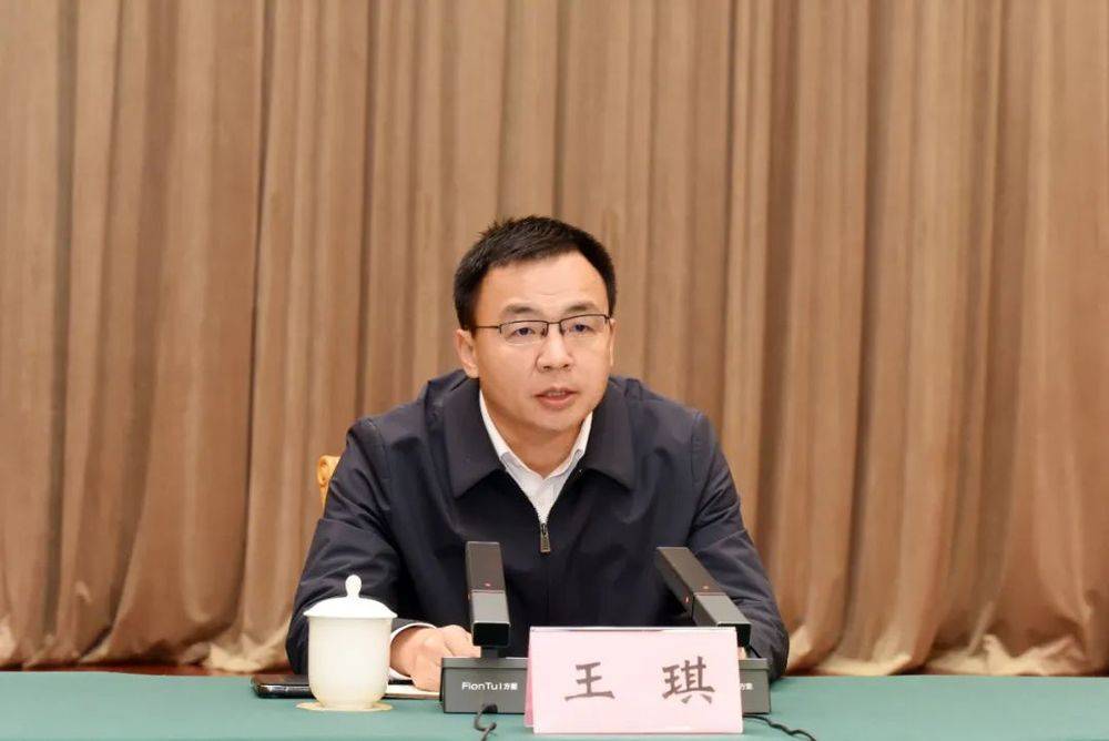 包鸣不再担任江阴市市长,王琪提名为江阴市市长候选人