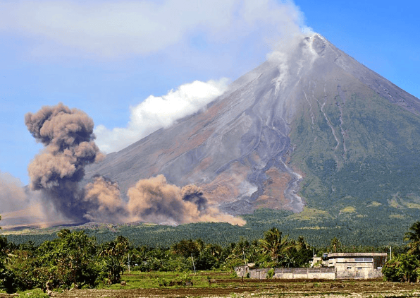 顾不上南海了!数万人连夜逃离!一则猛料突然传出,局势愈发严峻