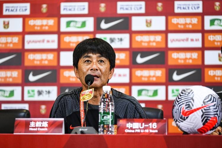 足球报：近期的国少顺风顺水，输给韩国队让球队看到自身不足