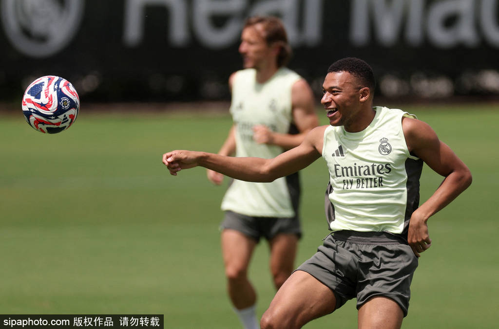 姆巴佩创历史！皇马七项赛事全面开花