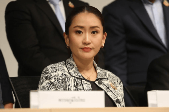 沉默21天时间，他信向全国道歉，佩通坦身份已变，柬埔寨有危险了