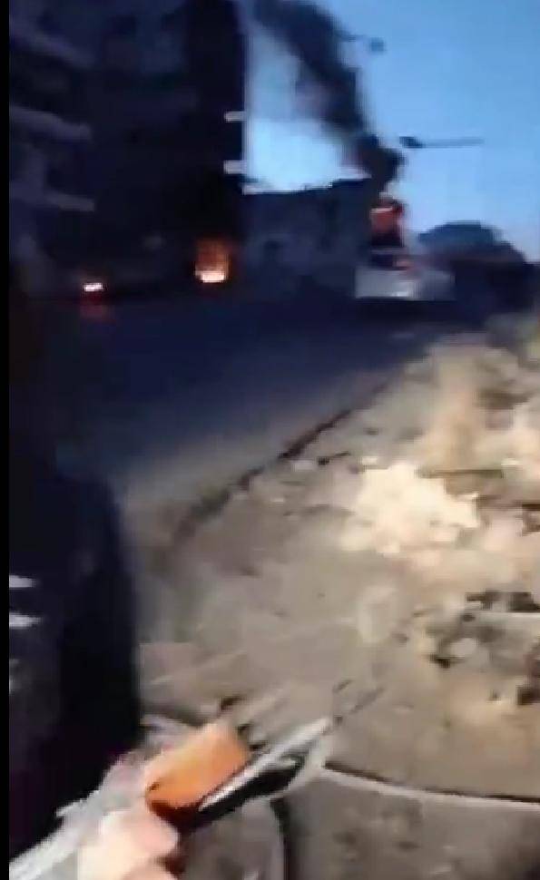 乱了！狙击手现场直播被杀，叙利亚战斗动员，起义军向朱拉尼开打