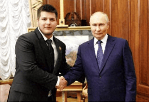 车臣领导人卡德罗夫突然溺水，他17岁的小儿子可能会成为接班人