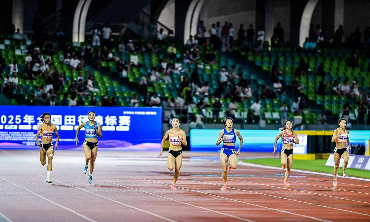 首夺全锦赛女子200米冠军，“小孩姐”陈妤颉：赛前就预料到结果