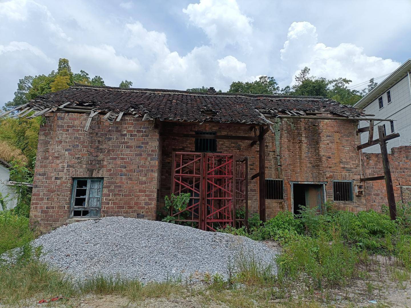 一个正厅一个副处，两名“蔡光辉”落马竟是亲兄弟，父亲称长子曾改名|红星调查