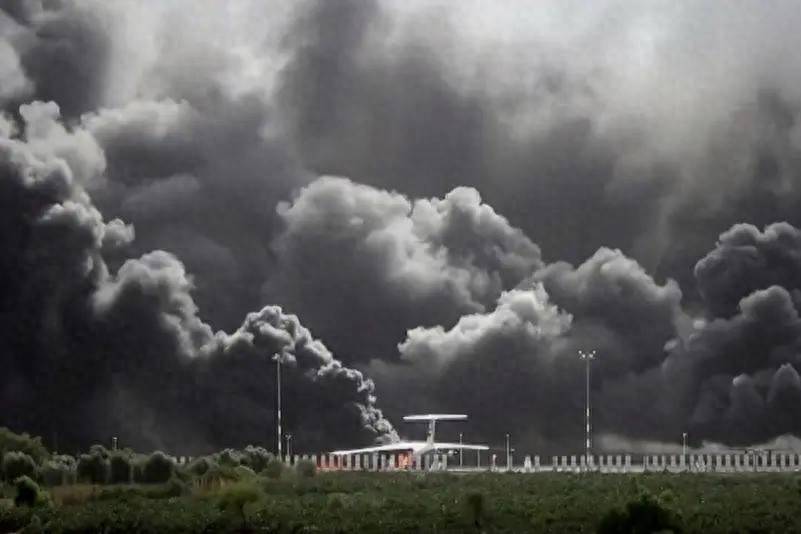 战火再起！以色列深夜出动35辆自爆车，加沙暴雨般袭击，炸死炸伤近百人