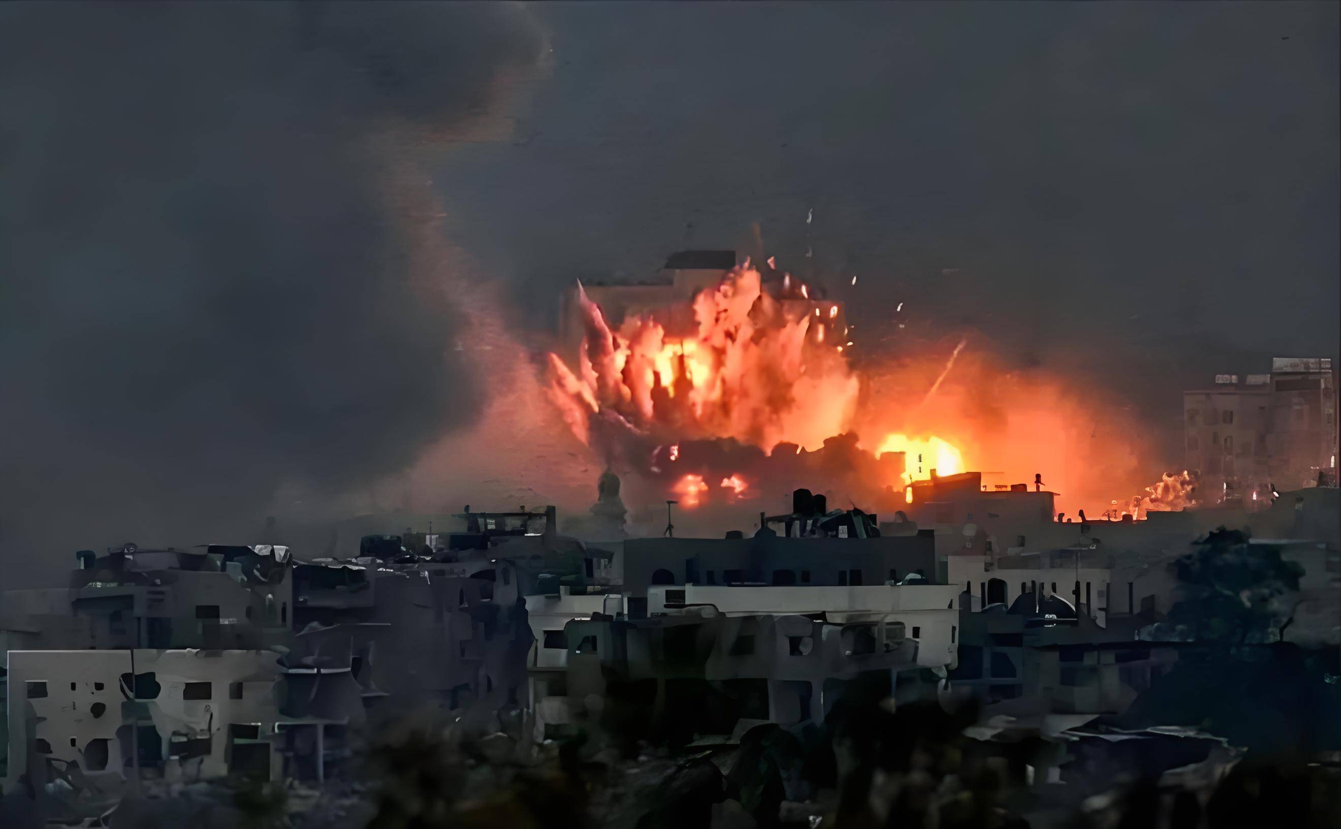 战火再起！以色列深夜出动35辆自爆车，加沙暴雨般袭击，炸死炸伤近百人