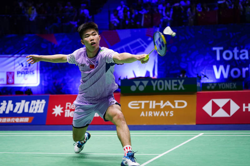 羽毛球世锦赛|石宇奇翁泓阳反客为主连胜“中法对决”,国羽男单确保四强名额