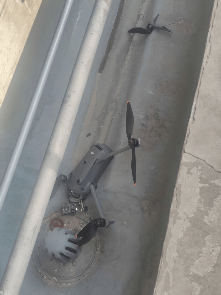 上海环球金融中心楼顶无人机对撞!对话管理方:9年已坠95架,楼顶“风洞”成黑飞重灾区!