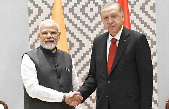 莫迪访华前先访日，参加完上合峰会直飞印度，为何避开9·3大阅兵？