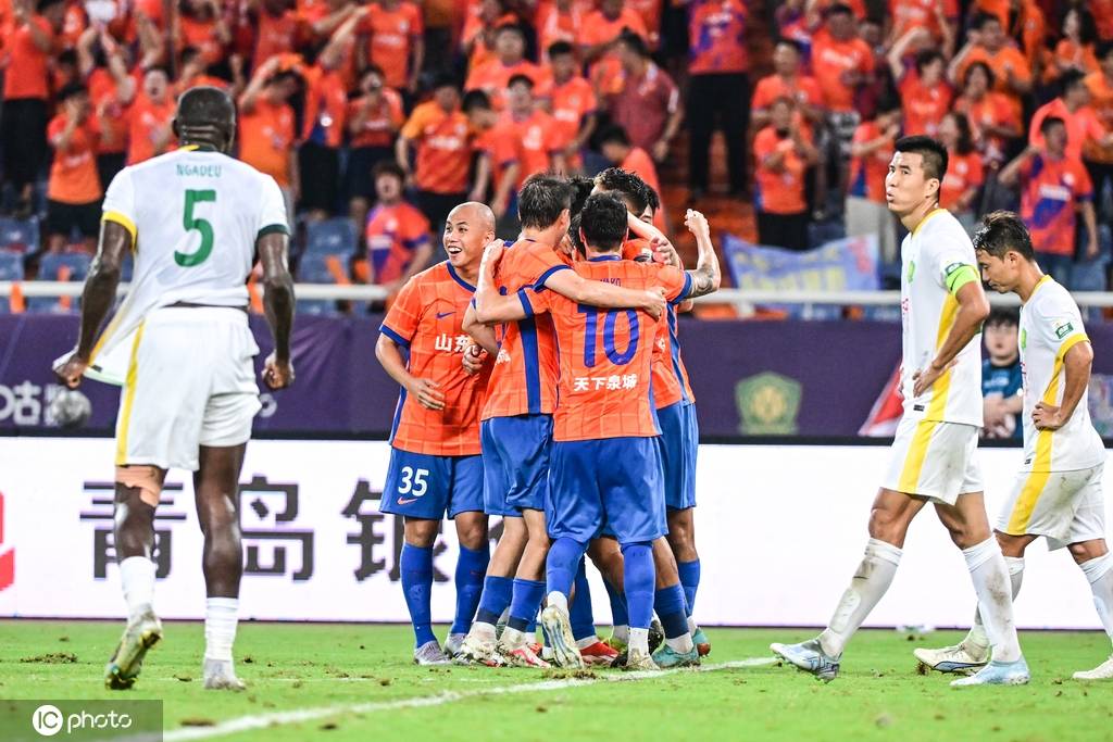 惨案！中超-卡扎大四喜马德鲁加双响 泰山6-0复仇国安