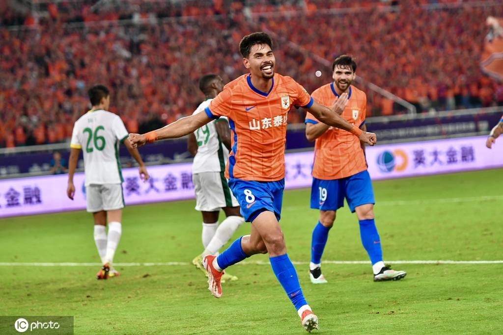 惨案！中超-卡扎大四喜马德鲁加双响 泰山6-0复仇国安
