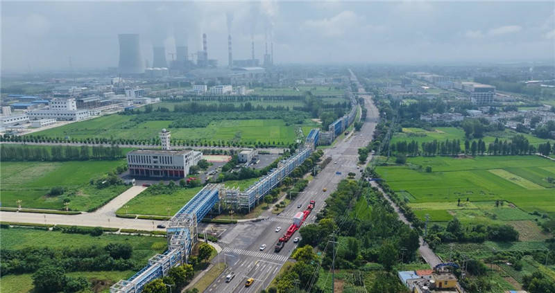 安徽淮南:400吨“巨无霸”安全抵达