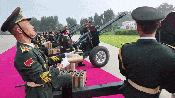 盛大阅兵即将开始，这是今晨的天安门广场！