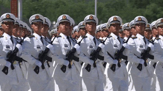 盛大阅兵即将开始，这是今晨的天安门广场！