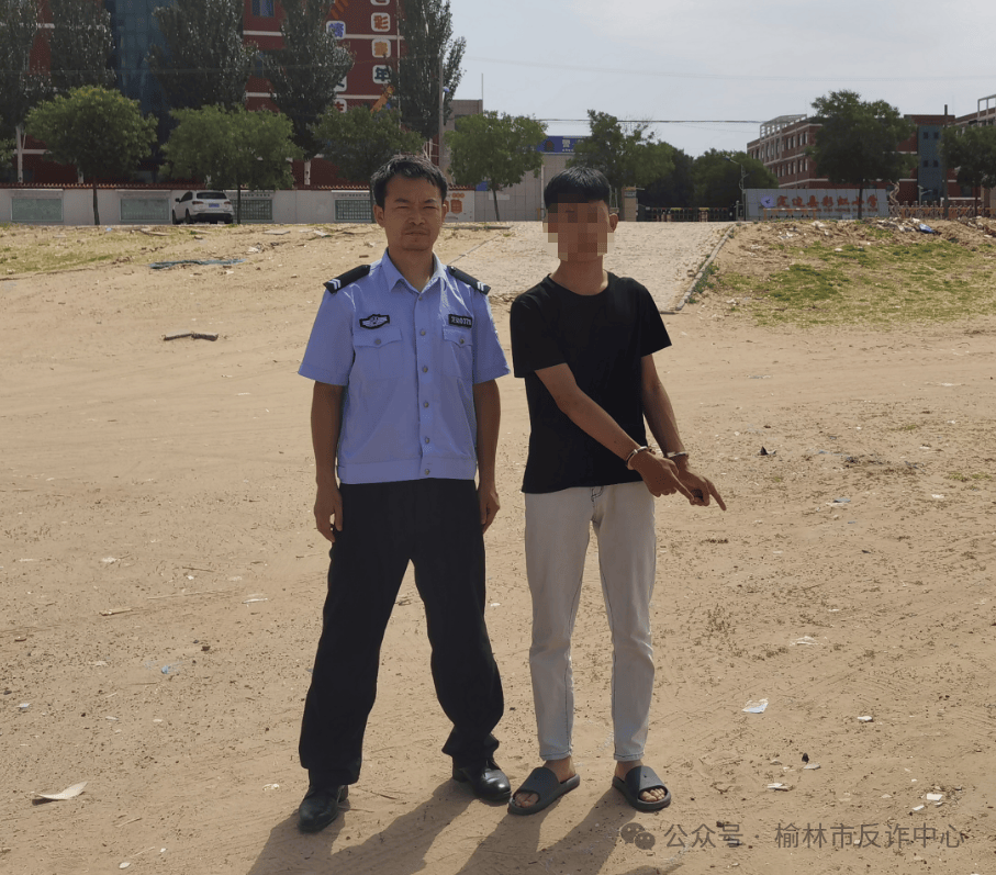 陕西榆林多名中学生为防止被学校发现，将手机藏于电动车座椅下，坏消息：小偷发现了