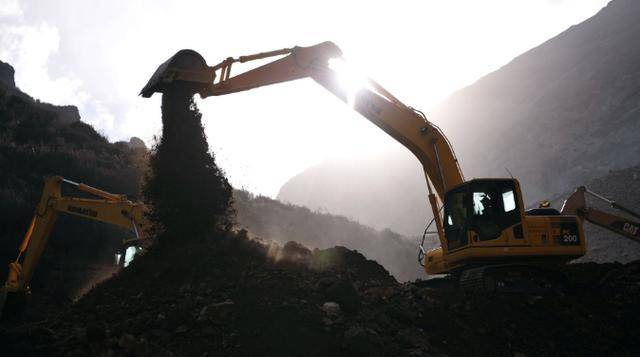 28国施压，中印没有低头，俄罗斯却先服软：380万吨稀土直供美国