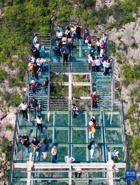 周末出游享金秋