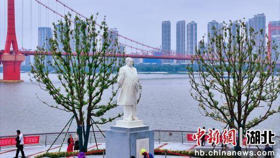 武昌湾1956公园“十一”正式开放