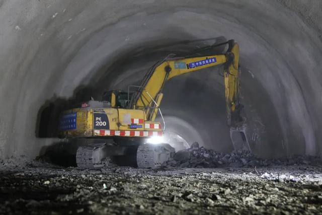 54座隧道全部贯通,柳梧铁路即将全线铺轨