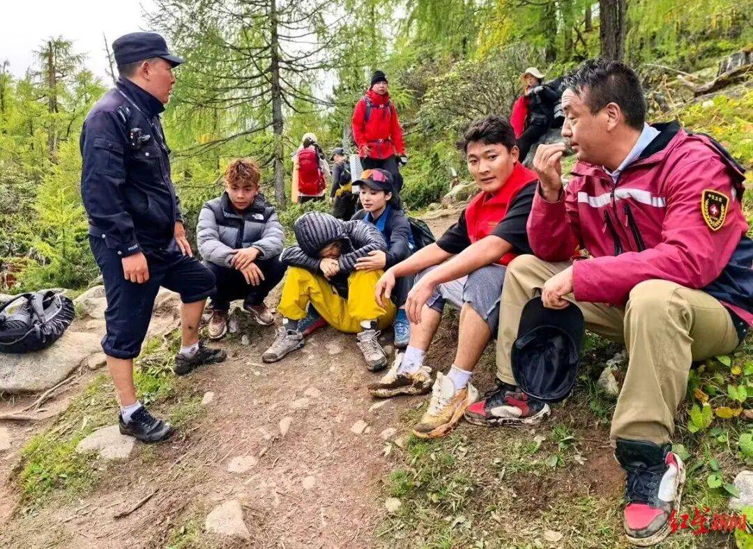 女孩在海拔4700米甘孜党岭严重高反,找到时呼吸困难已陷入半昏迷