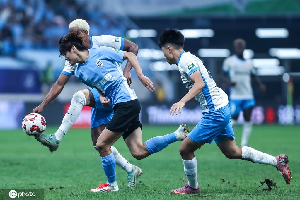 中超-阿齐兹段刘愚各建一功 西海岸客场2-0英博3连胜