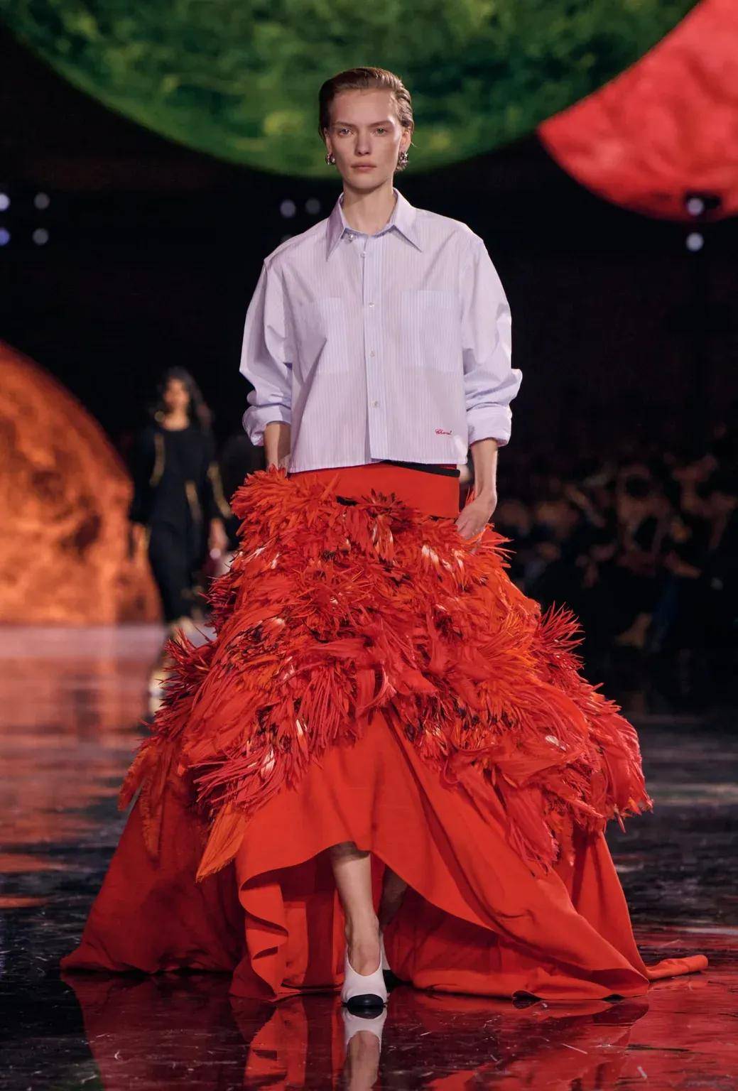 周迅、窦靖童、刘雯、井柏然同框围观香奈儿的新秘密