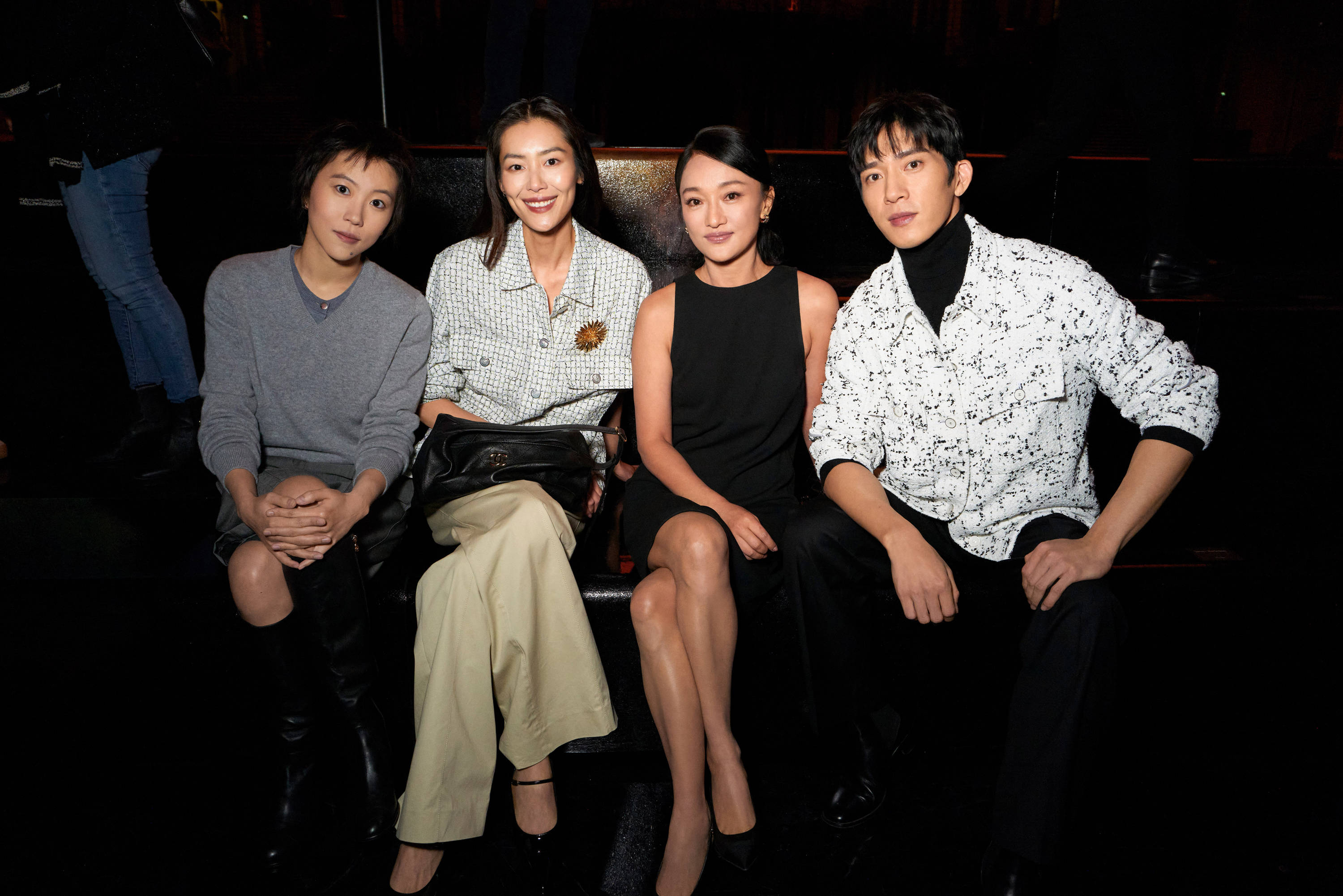 周迅、窦靖童、刘雯、井柏然同框围观香奈儿的新秘密