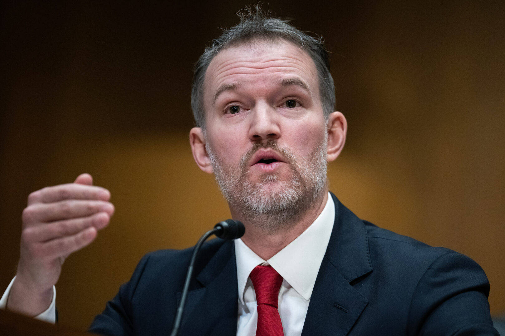 美方打来的电话，中方直接拒接，特朗普突然冷静了，表示可以谈谈！