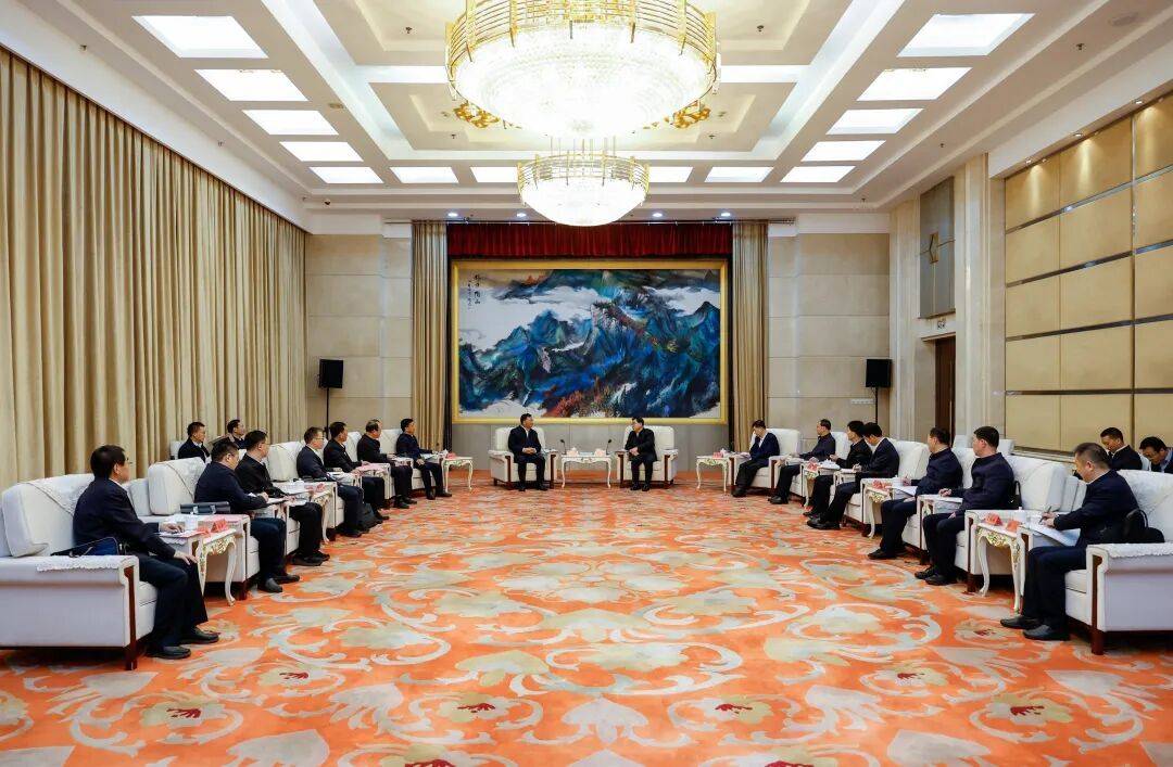 戴和根与甘肃省委书记、省人大常委会主任胡昌升举行会谈